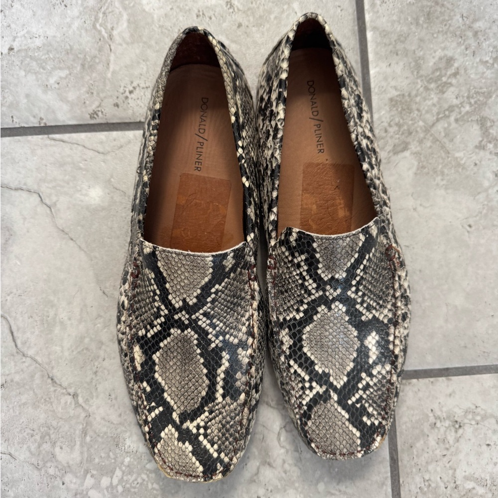 NWOT MENS Donald Pliner Snake Print Loafers